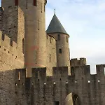 Les 3 Tours 1e Etage * Καρκασόν